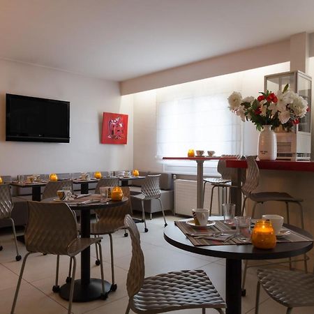The Originals City, Hotel Dau Ly, Lyon Est Bron Esterno foto