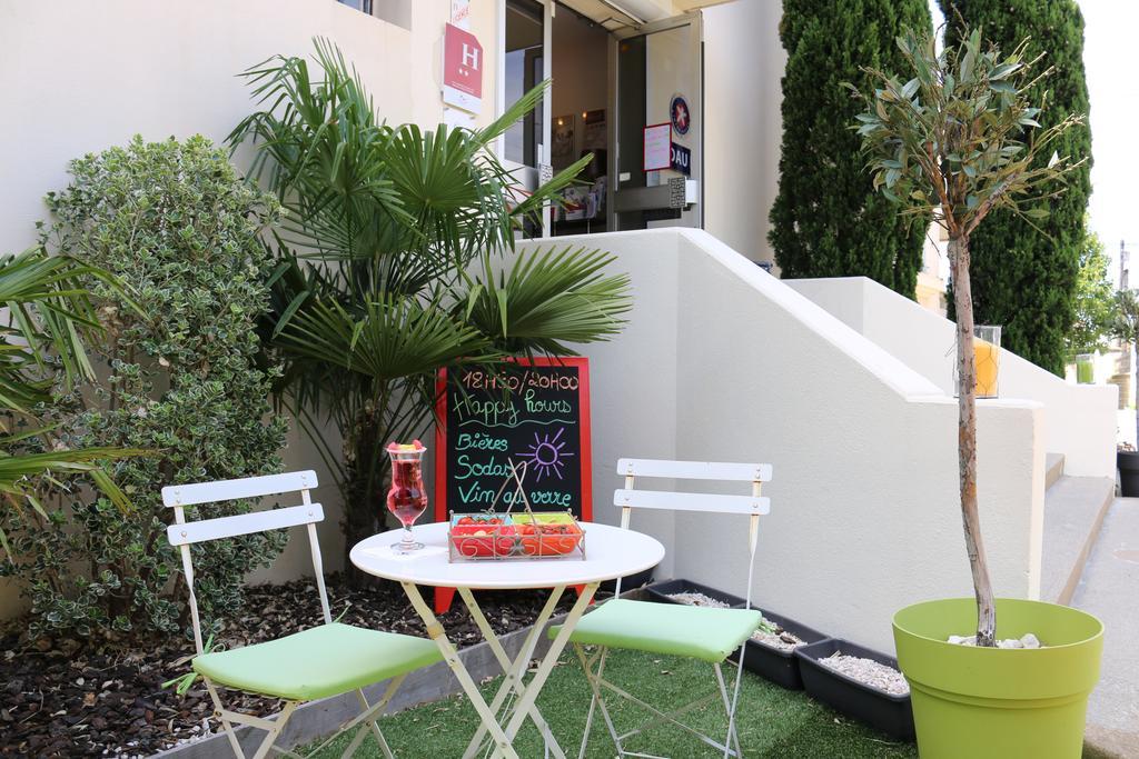 The Originals City, Hotel Dau Ly, Lyon Est Bron Esterno foto