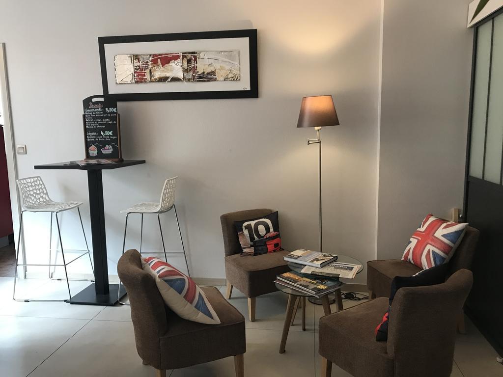 The Originals City, Hotel Dau Ly, Lyon Est Bron Esterno foto