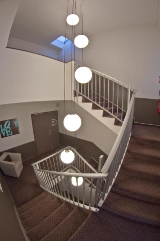 The Originals City, Hotel Dau Ly, Lyon Est Bron Esterno foto