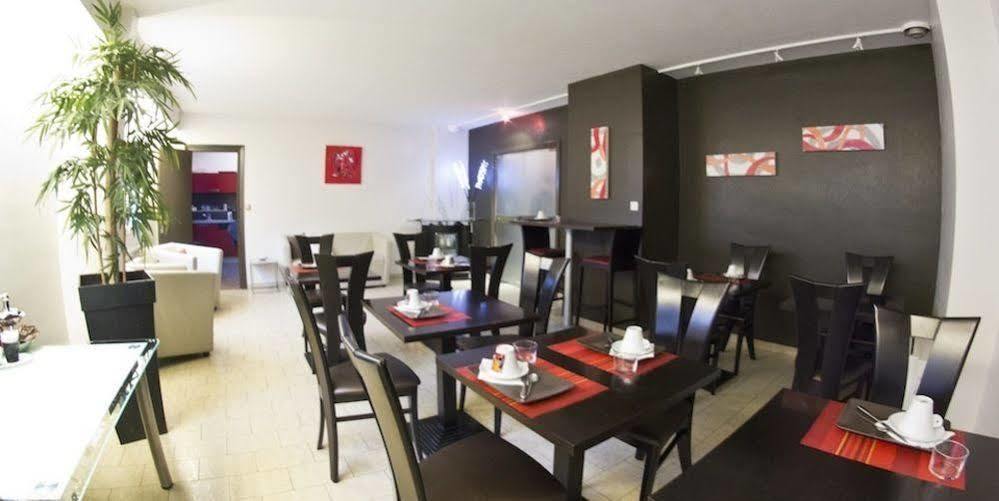 The Originals City, Hotel Dau Ly, Lyon Est Bron Esterno foto