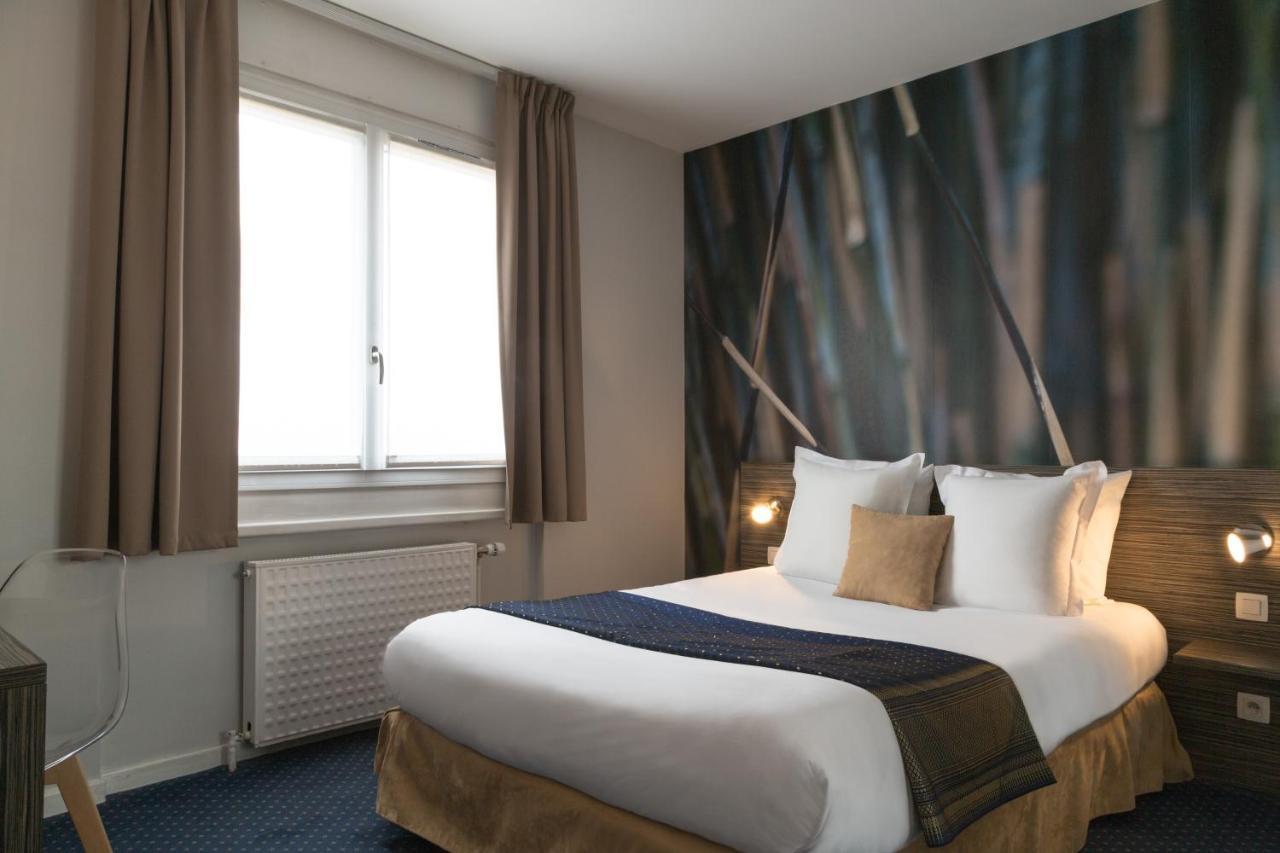 The Originals City, Hotel Dau Ly, Lyon Est Bron Esterno foto